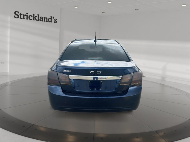 2011 CHEVROLET CRUZE LS SEDAN in Cars & Trucks in Stratford - Image 4