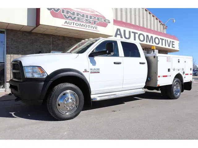 2015 Dodge RAM 4500 CREW DUALLY 6.7L CUMMINS 4X4, SERVICE BODY & in Cargo & Utility Trailers in Winnipeg - Image 5