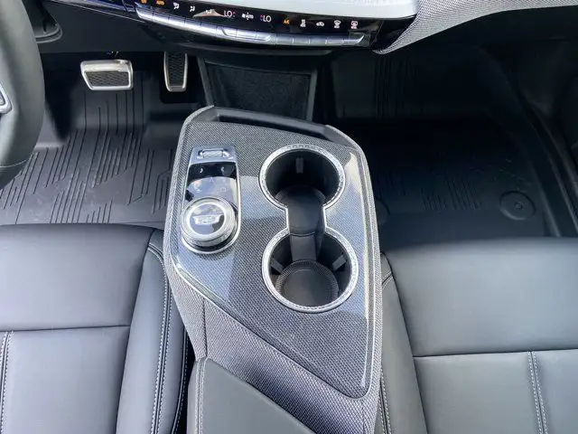 2025 Cadillac OPTIQ Luxury in Cars & Trucks in Calgary - Image 20