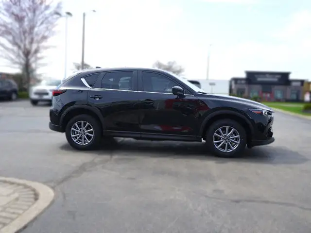 2024 Mazda CX-5 GS | All Wheel Drive | Leather in Cars & Trucks in Hamilton - Image 5