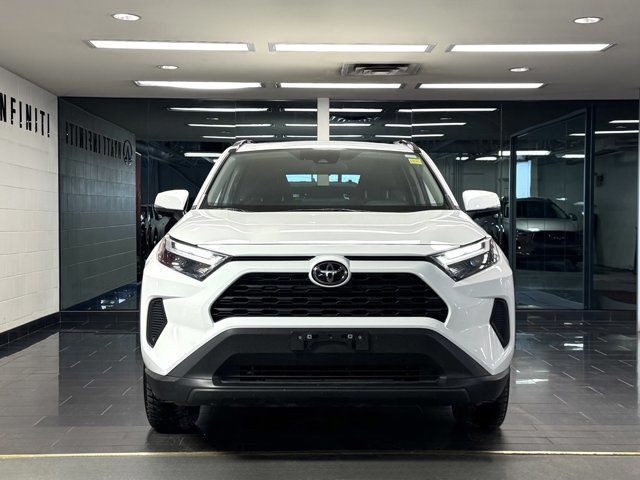 2022 Toyota RAV4 XLE - No Accidents | Apple CarPlay | Sunroof in Cars & Trucks in Calgary - Image 3