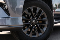 4WD - Premium LEATHER Interior - Power SUNROOF - NAVIGATION - TOUCHSCREEN Display - PREMIUM Audio -... (image 6)