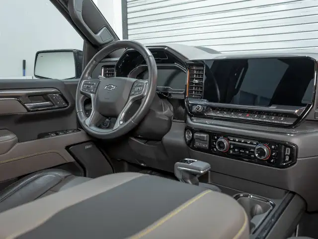 2023 Chevrolet Silverado 1500 ZR2 CREW 4X4 V8 *TOIT* NAV CUIR SI in Cars & Trucks in Laurentides - Image 33