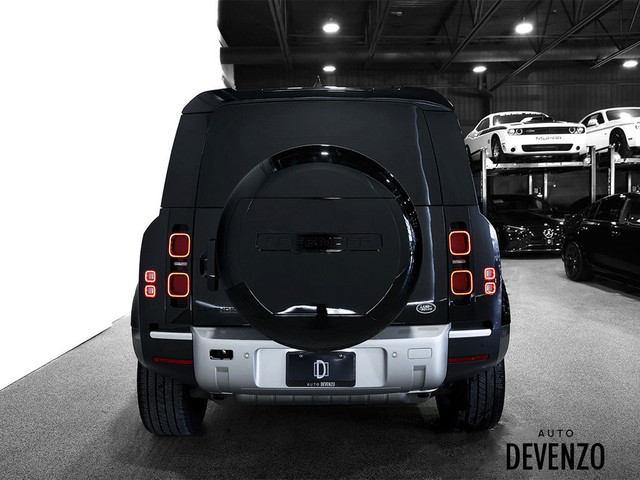 2023 Land Rover Defender 110 S AWD Black Exterior Pack / Electro in Cars & Trucks in Laval / North Shore - Image 4