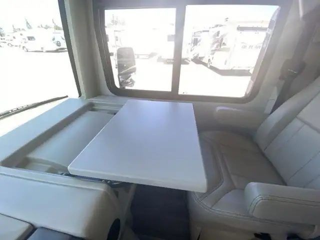 2023 Thor Motor Coach Miramar 35.2 in RVs & Motorhomes in Abbotsford - Image 35