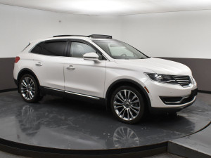 2018 Lincoln MKX RESERVE AWD W/ LEATHER, NAVIGATION, POWER SUNROOF, HEATED AND VENTILATED SEATS, HEATED STEERING & MORE!