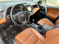 Hello Ottawa! Ready for your next SUV? This 2016 Toyota RAV4 Limited is All-Wheel Drive, Fully Loade... (image 9)