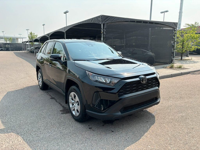 2023 Toyota RAV4 LE AWD - HEATED SEATS / BACK UP CAMERA in Cars & Trucks in Calgary - Image 3