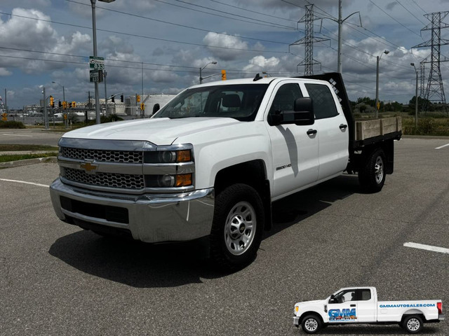 2019 Chevrolet SILVERADO 3500HD Crew Cab Flat Bed 4WD in Cars & Trucks in City of Toronto - Image 3