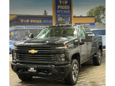 Crew Cab, 4x4, 6.6 Liter V8, Z71 Package, 5th Wheel Prep, Leatherette Interior, Keyless Entry, Remot...