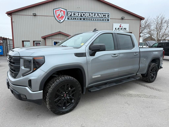 2023 GMC Sierra 1500 4WD Crew Cab 147 Elevation in Cars & Trucks in Belleville - Image 3
