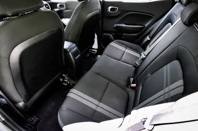 2023 Hyundai Venue Preferred • HEATED SEATS • CP/AA • REMOTE STA in Cars & Trucks in Cornwall - Image 33
