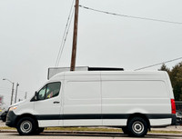 Sprinter Cargo Van 3500XD High Roof V6 170 DIESEL 3.0L - Carfax Verified - No Accidents - Low KM's O... (image 1)