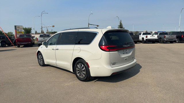 2021 Chrysler Pacifica Hybrid Touring L Plus in Cars & Trucks in Edmonton - Image 4
