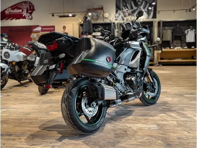 2025 Kawasaki Versys 1100 SE LT // Metallic Graphite Gray/Metall in Dirt Bikes & Motocross in Winnipeg - Image 12