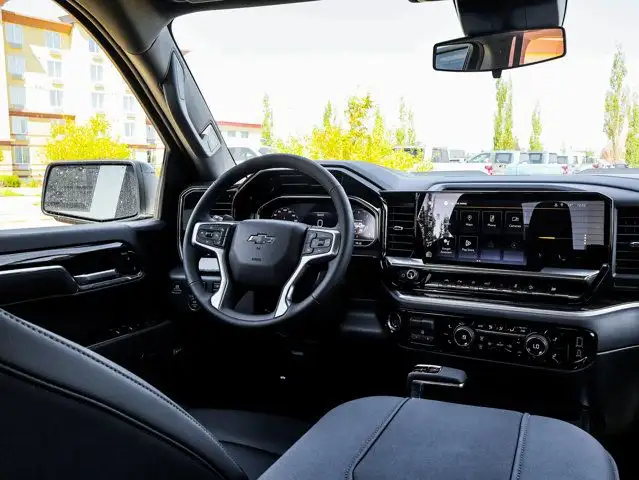 2025 Chevrolet Silverado 1500 LT Trail Boss in Cars & Trucks in Strathcona County - Image 32