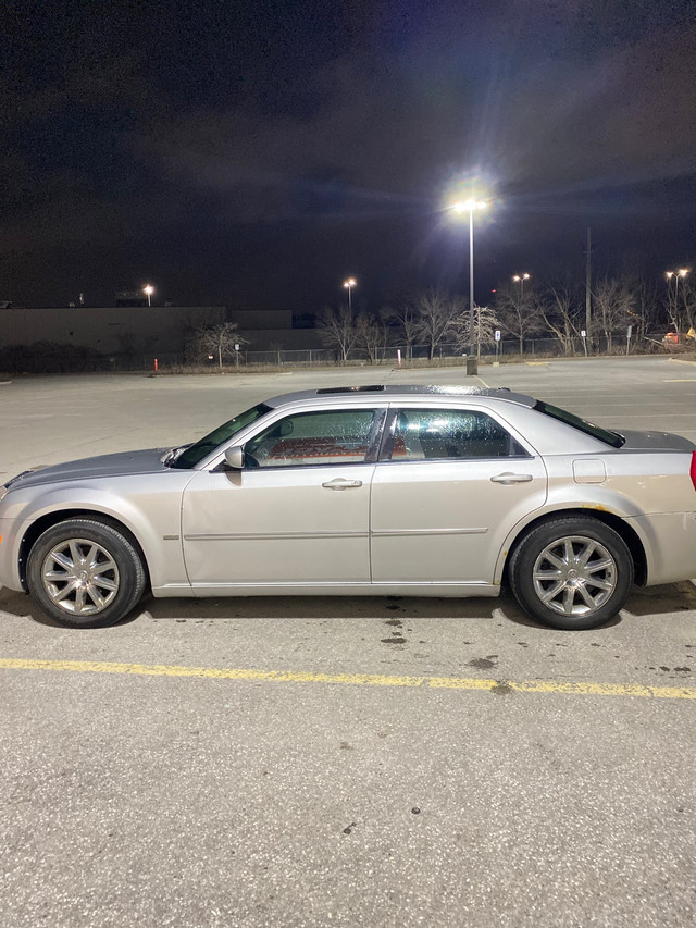 2009 Chrysler 300 C in Cars & Trucks in Ottawa - Image 4