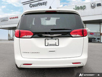 Recent Arrival! 3rd row seats: split-bench, Apple CarPlay/Android Auto, Fully automatic headlights,... (image 4)