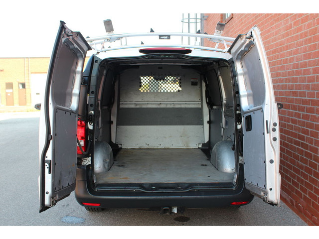  2018 Mercedes-Benz Metris Cargo Van DUAL SLIDING DOORS - TOW PK in Cars & Trucks in City of Toronto - Image 3