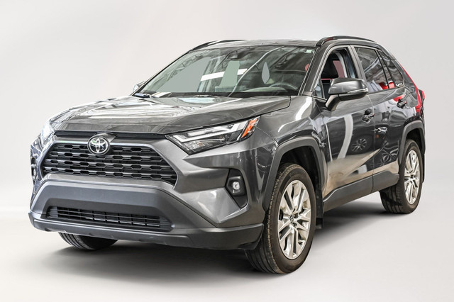 2024 Toyota RAV4 XLE | AWD | Toit ouvrant | Caméra | Carplay | * in Cars & Trucks in City of Montréal - Image 2
