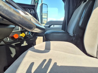 Ryder Stock ID: 866413 Transmission Type/Speed: AUTO 12 Engine: DIESEL MP8'17 445/1300-1700 Horse Po... (image 8)