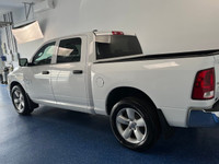 New Price! 2022 Ram 1500 Classic SLT Crew Cab HEMI V8 | No Accidents | Zacks Certified. 8-Speed Auto... (image 6)