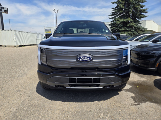 2025 Ford F-150 Lightning LARIAT | MAX TOW PKG | MOBILE PWR CORD in Cars & Trucks in Calgary - Image 3