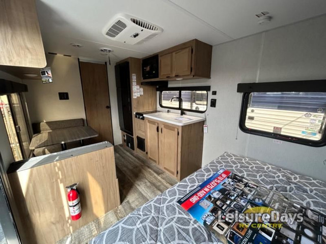 2024 Forest River RV Cherokee Wolf Pup 16FQW in Travel Trailers & Campers in Moncton - Image 4