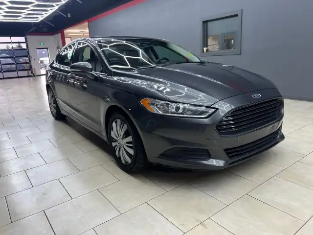 2015 Ford Fusion dans Autos et camions dans Ville d’Edmonton - Image 9