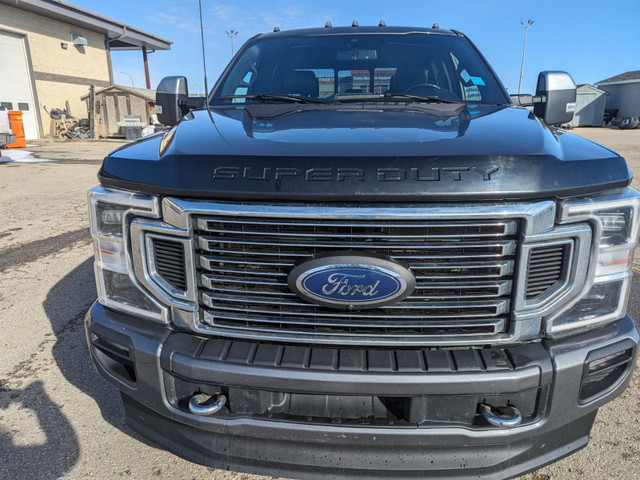  2022 Ford Super Duty F-350 DRW Platinum dans Autos et camions  à Grande Prairie