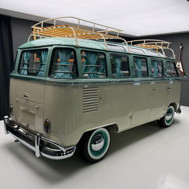 1972 Volkswagen Bus / Vanagon in Classic Cars in Guelph - Image 3