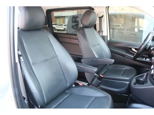 2018 Mercedes-Benz Metris Passenger Van 8 PASSENGERS - LEATHER dans Autos et camions dans Ville de Toronto - Image 32