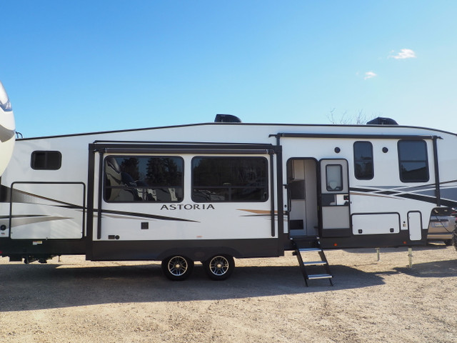 DUTCHMAN ASTORIA 3343BHF - LUXURY BUNKHOUSE  - SOLD BELOW COST!  in Travel Trailers & Campers in Kitchener / Waterloo