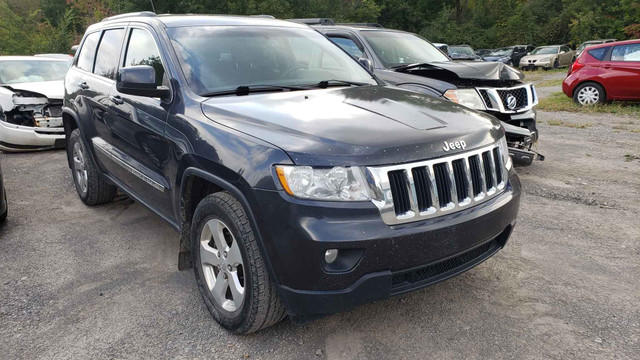 2013 Jeep Grand Cherokee Laredo in Cars & Trucks in Barrie