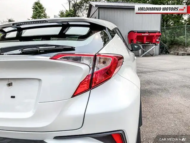 2020 Toyota C-HR XLE Premium in Cars & Trucks in Hamilton - Image 15