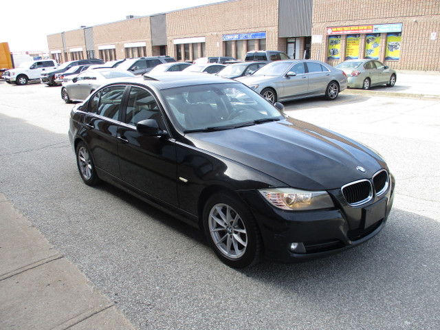 2010 BMW 3 Series 323i ***CERTIFIED | SUNROOF | LEATHER*** in Cars & Trucks in Mississauga / Peel Region - Image 3