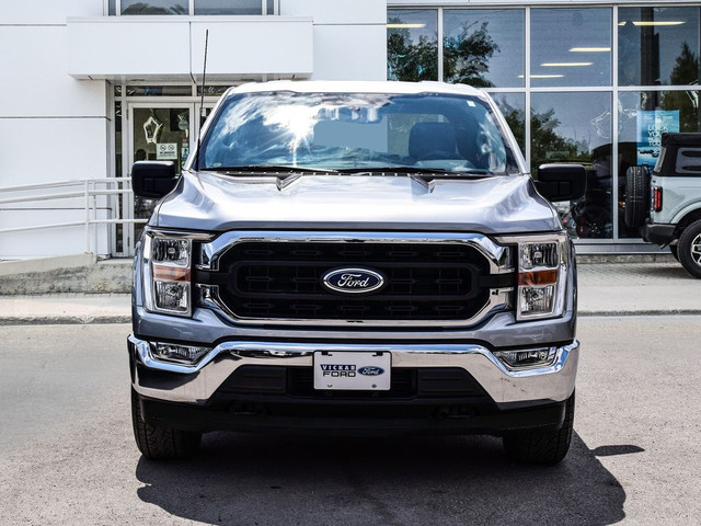 2022 Ford F-150 XLT 4WD Crew 5.5' Box 2.7L Eco Low Km One Owner in Cars & Trucks in Winnipeg - Image 3