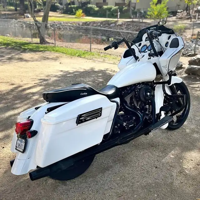 2000 HARLEY-DAVIDSON FLTR/FLTRI ROAD GLIDE 1500CC-WHITE! in Street, Cruisers & Choppers in Dartmouth - Image 6