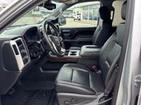 This striking Silver 4×4 GMC Sierra 1500 SLT is the ultimate harmonization of power, style, and comf... (image 9)
