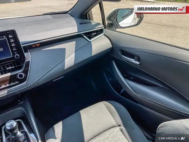 2019 Toyota Corolla Hatchback in Cars & Trucks in Hamilton - Image 29