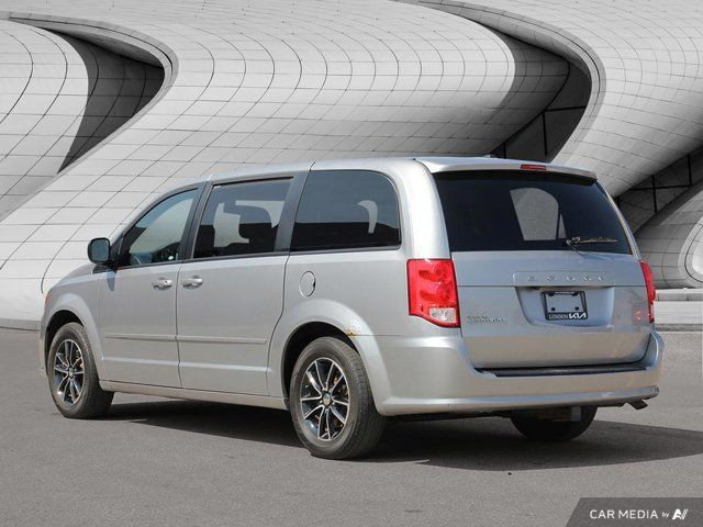 2017 Dodge Grand Caravan SXT in Cars & Trucks in London - Image 3