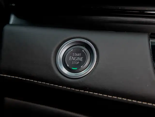 2024 Cadillac Escalade SPORT PLATINUM AWD *GR. ONYX* *SUPER CRUI in Cars & Trucks in Laurentides - Image 32