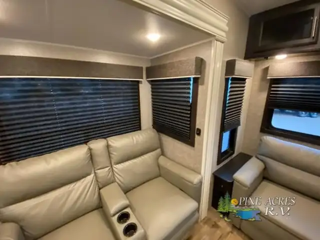 2021 Jayco Eagle 321RSTS in Travel Trailers & Campers in Truro - Image 10