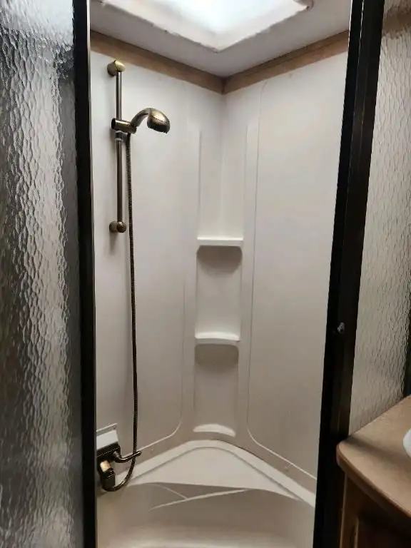 2006 Keystone Laredo 30BH *Lits superposes* in RVs & Motorhomes in Thetford Mines - Image 29