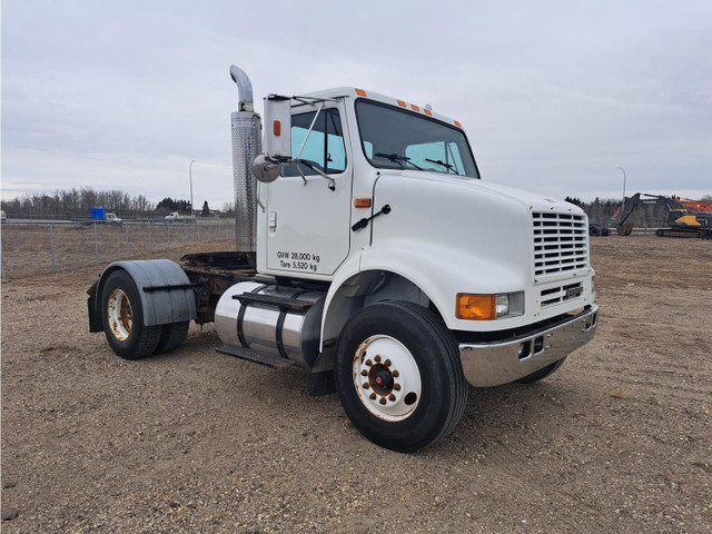 2001 International Loadstar S/A Day Cab Cab & Chassis Truck 8100 in Heavy Trucks in Calgary - Image 2