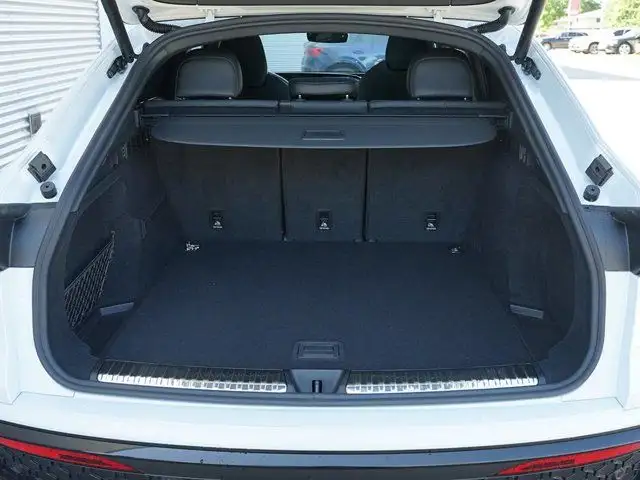 2025 Audi SQ5 Sportback Progressiv dans Autos et camions dans Région de Windsor - Image 16