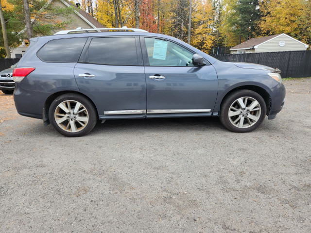 2014 Nissan Pathfinder in Cars & Trucks in Laurentides - Image 2