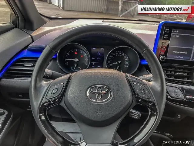 2020 Toyota C-HR XLE Premium in Cars & Trucks in Hamilton - Image 18
