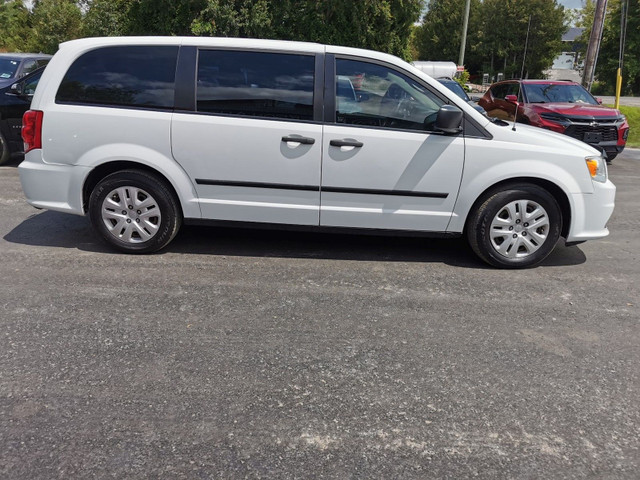 2016 Dodge Grand Caravan SE in Cars & Trucks in Belleville - Image 4