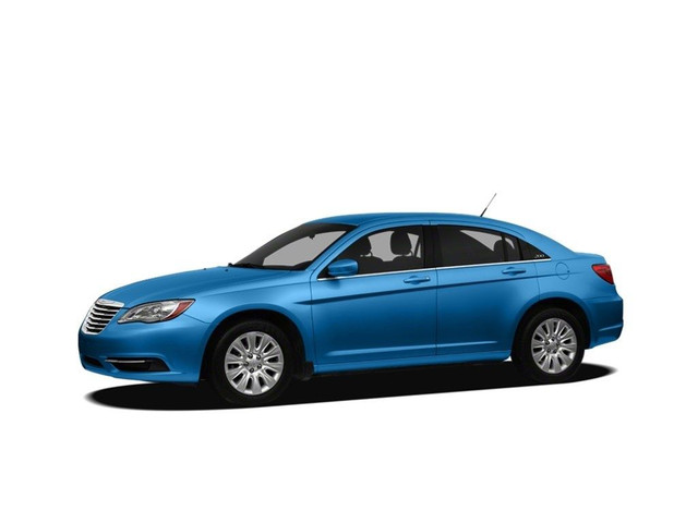 2012 Chrysler 200 4dr Sdn Limited in Cars & Trucks in Hamilton - Image 3